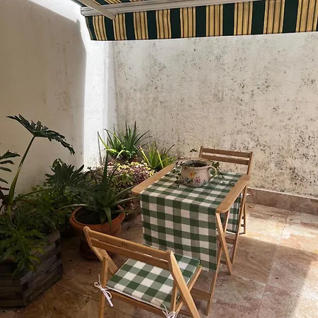 Apartment De *